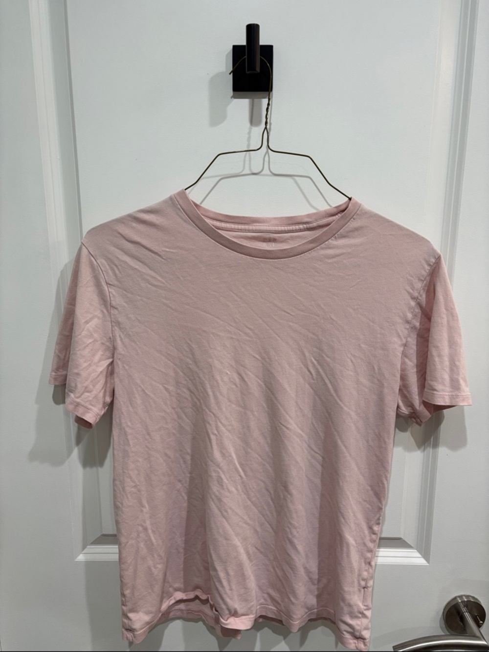GAP Men's Crewneck T-Shirt in Pale Pink